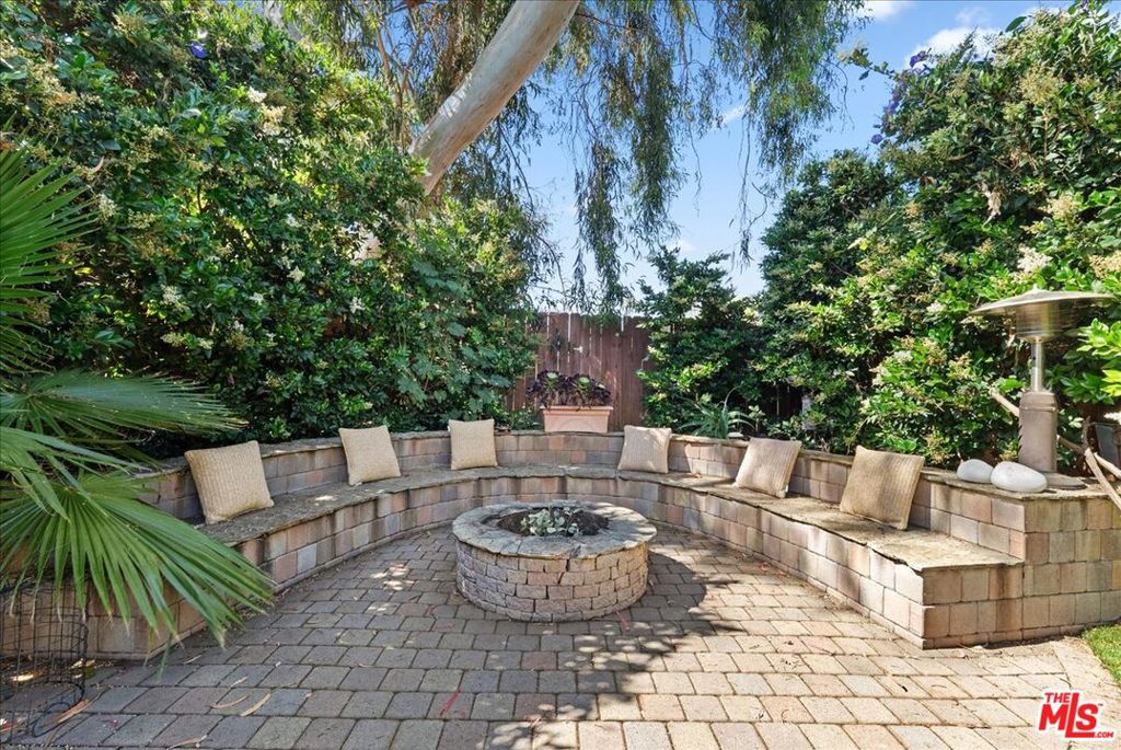 954 W 6th Street Property Photo 39