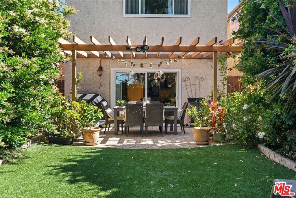 954 W 6th Street Property Photo 41
