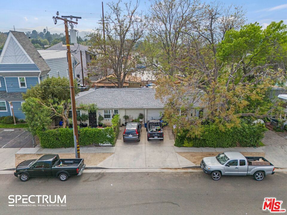24513 Walnut Street Property Photo 1