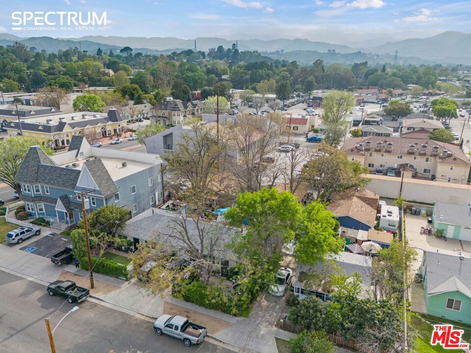 24513 Walnut Street Property Photo 2