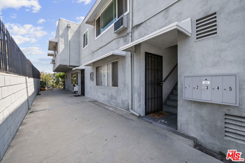 12001 Valerio Street Property Photo 5