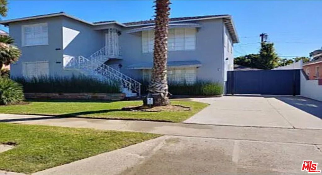 6220 La Tijera Boulevard Property Photo 1