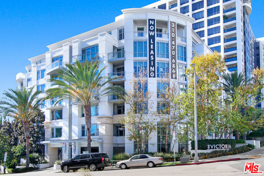 10700 Wilshire Boulevard 405 Property Photo 1