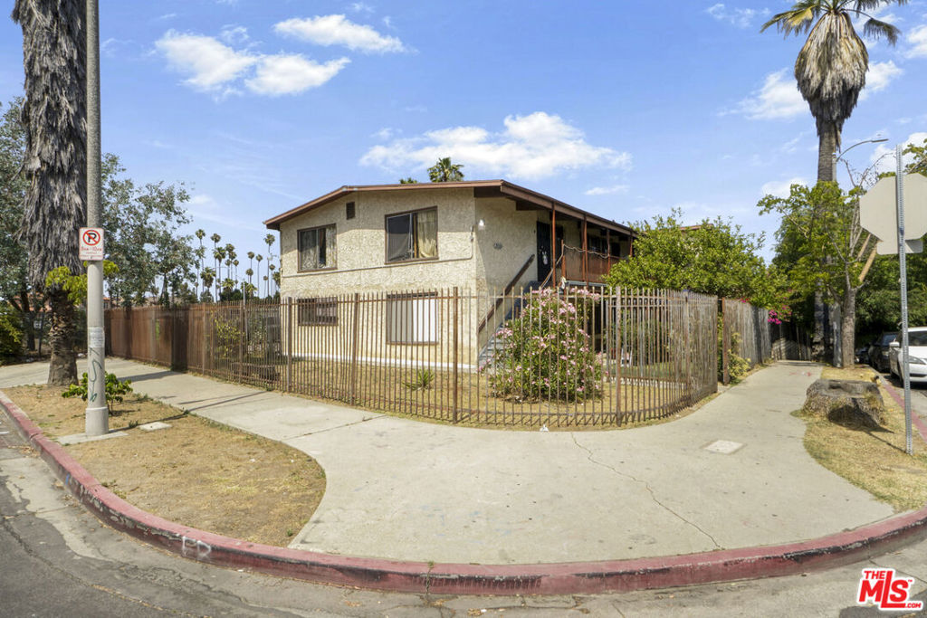 1973 W 22nd Street Property Photo 7