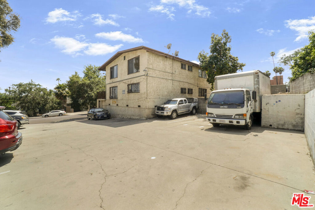 1973 W 22nd Street Property Photo 11