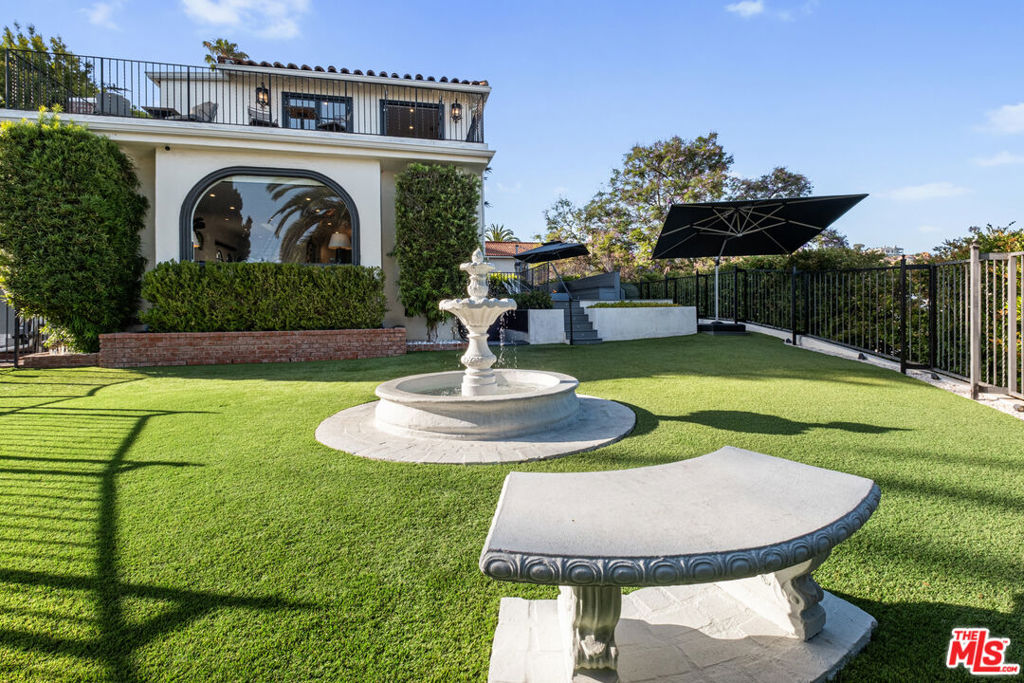 6801 Iris Circle Property Photo 4
