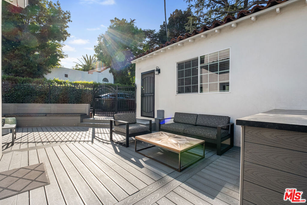 6801 Iris Circle Property Photo 8