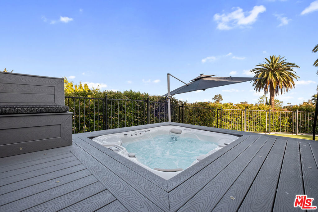 6801 Iris Circle Property Photo 11