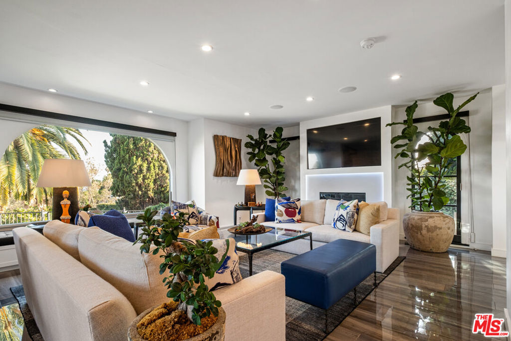 6801 Iris Circle Property Photo 14