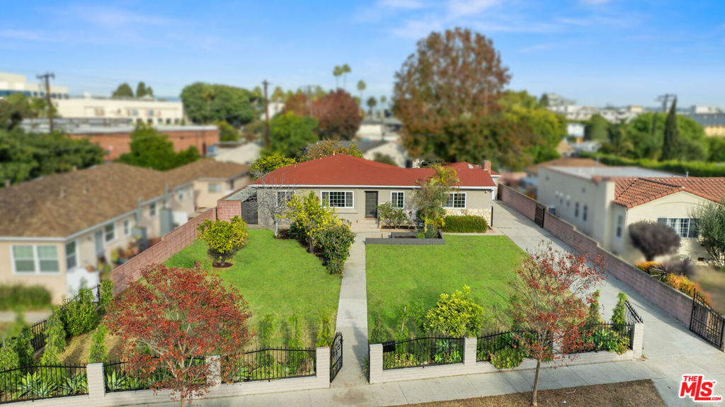 4242 Grand View Boulevard Property Photo 1