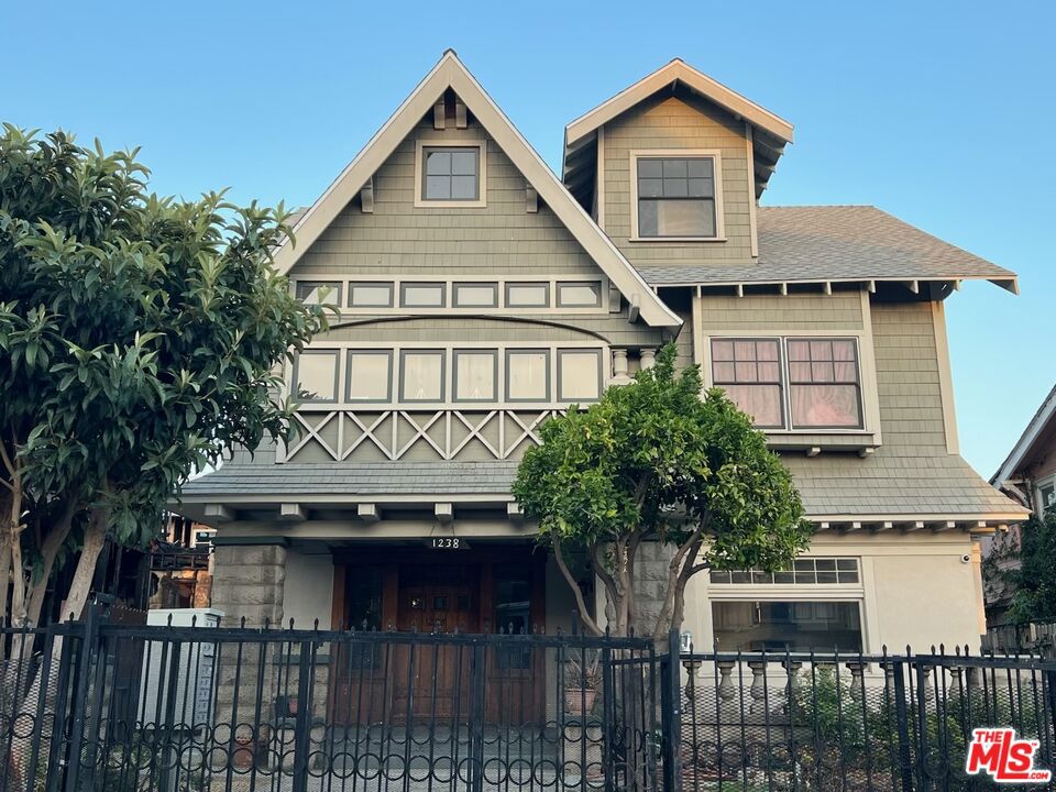 1238 S Bonnie Brae Street Property Photo 1