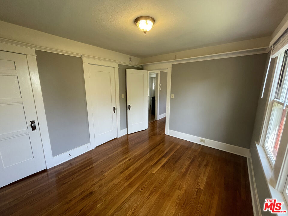 938 1/2 Milwood Avenue Property Photo 12