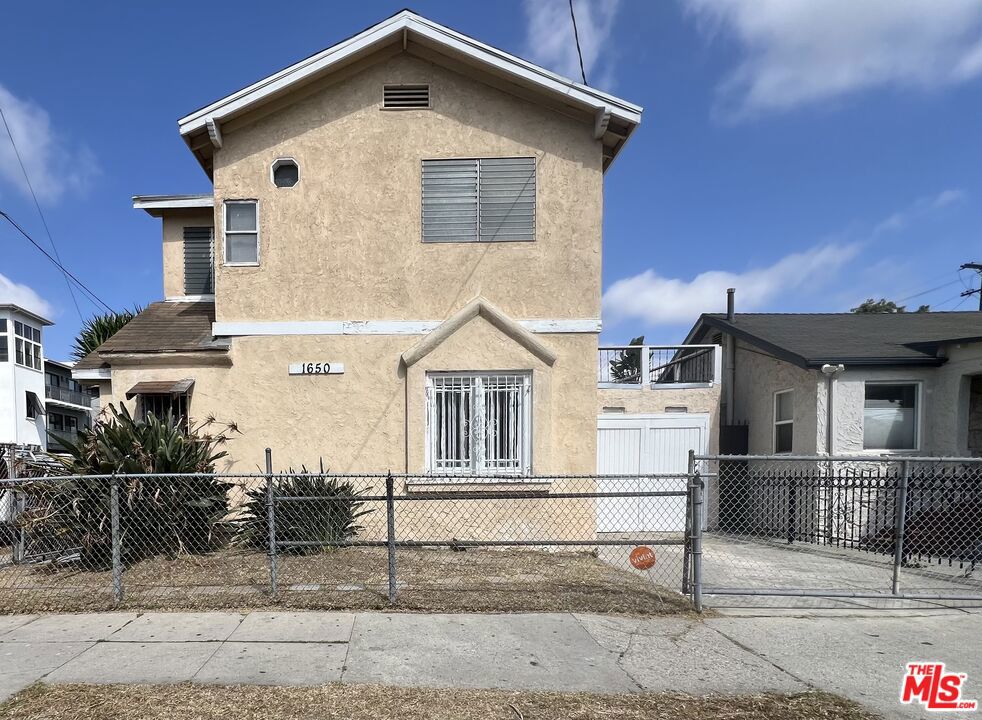1650 S Rimpau Boulevard Property Photo 1