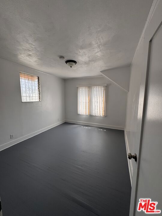 1650 S Rimpau Boulevard Property Photo 9