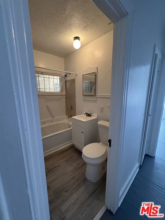 1650 S Rimpau Boulevard Property Photo 12