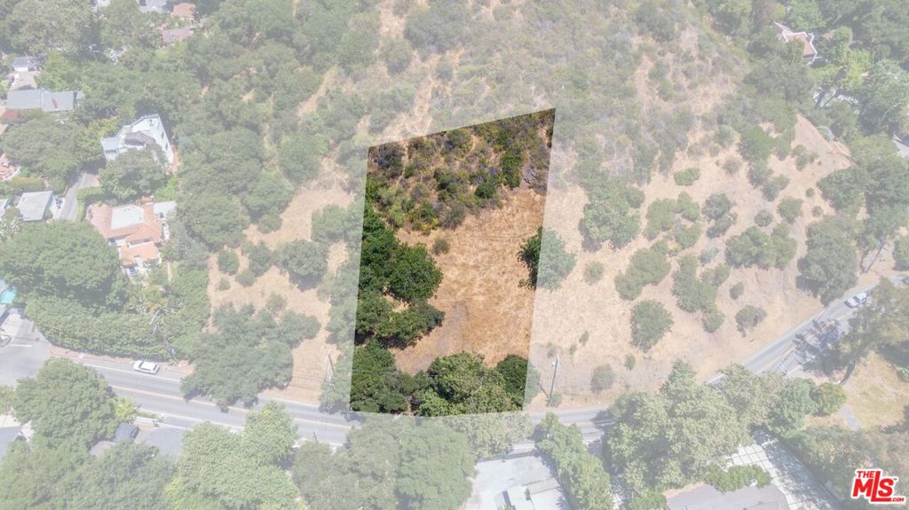 2250 Benedict Canyon Drive Property Photo 2