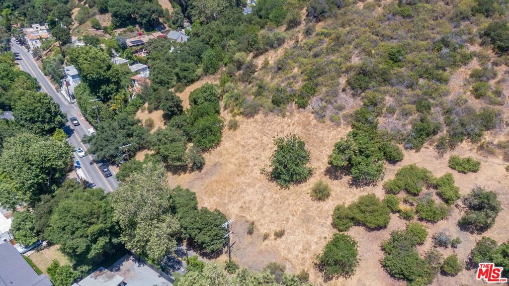 2250 Benedict Canyon Drive Property Photo 14