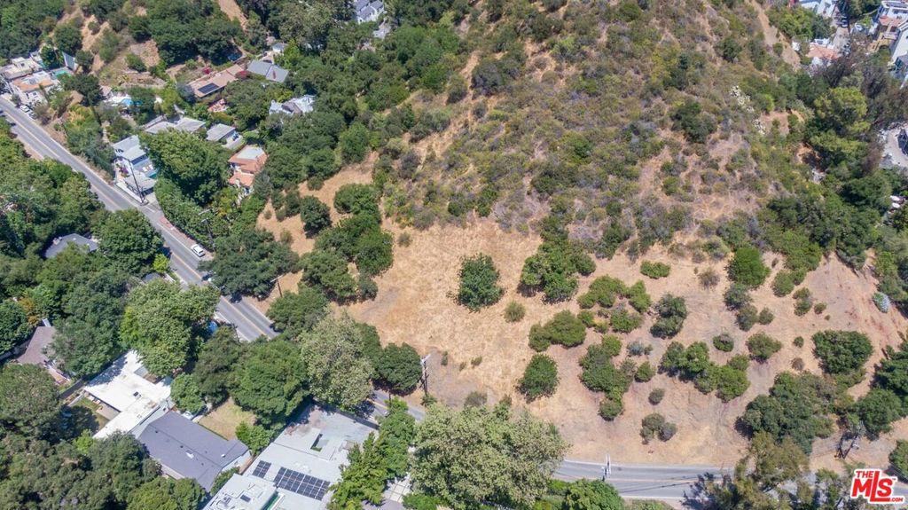 2250 Benedict Canyon Drive Property Photo 15