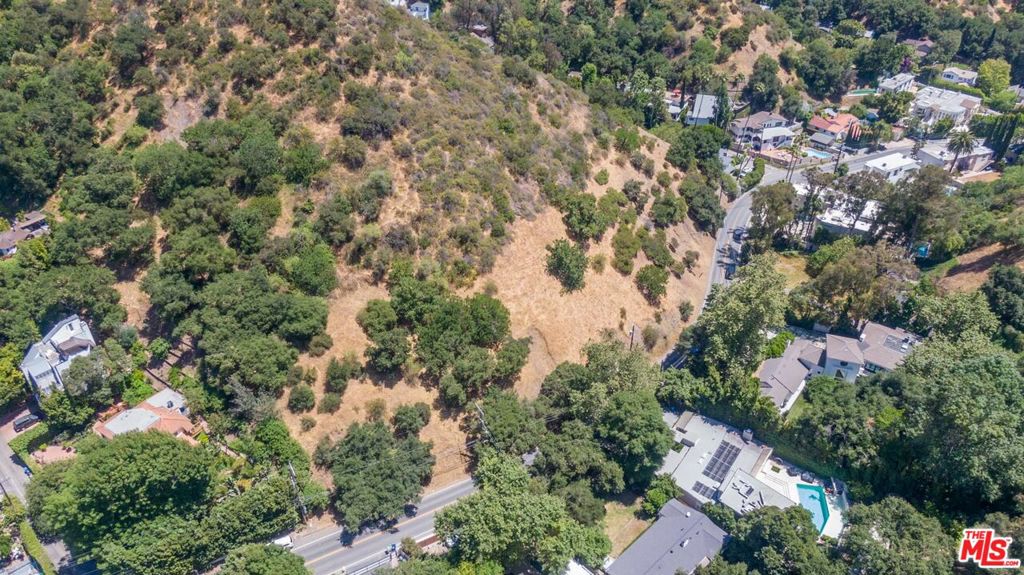 2250 Benedict Canyon Drive Property Photo 17
