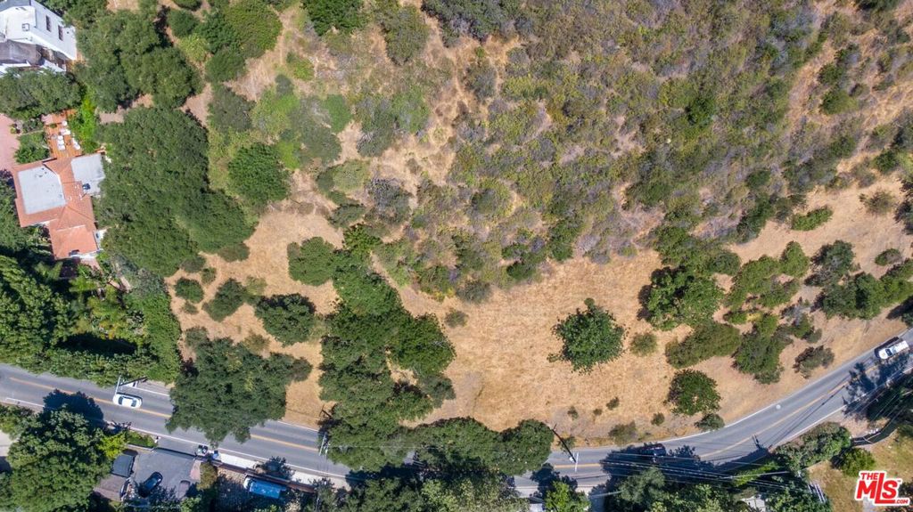 2250 Benedict Canyon Drive Property Photo 19