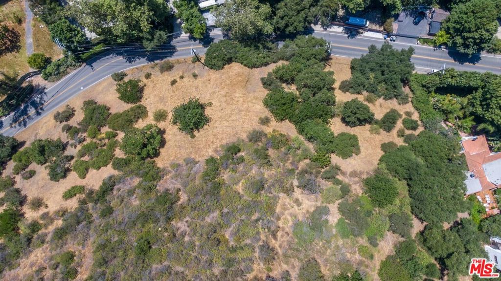 2250 Benedict Canyon Drive Property Photo 21