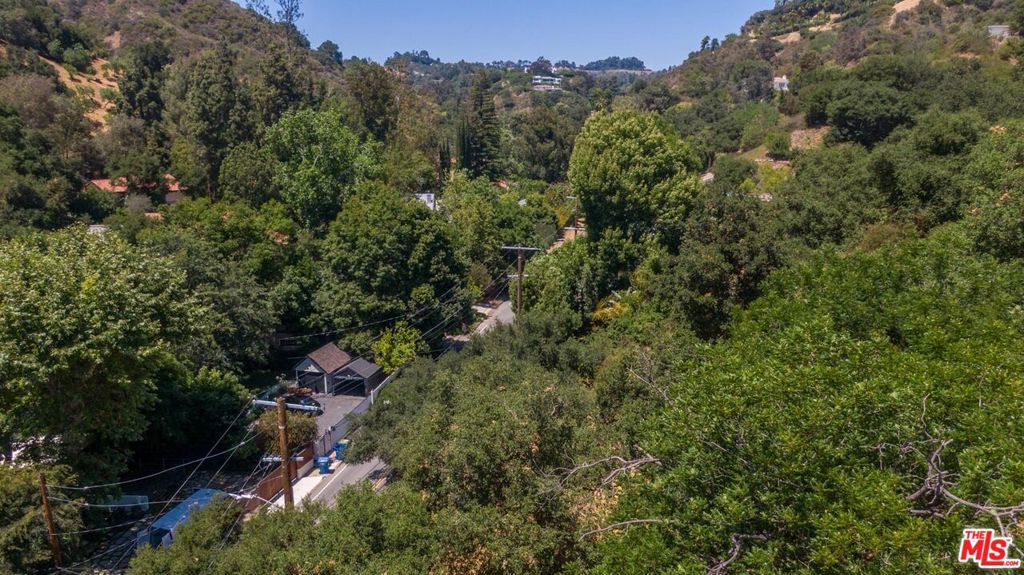 2250 Benedict Canyon Drive Property Photo 22