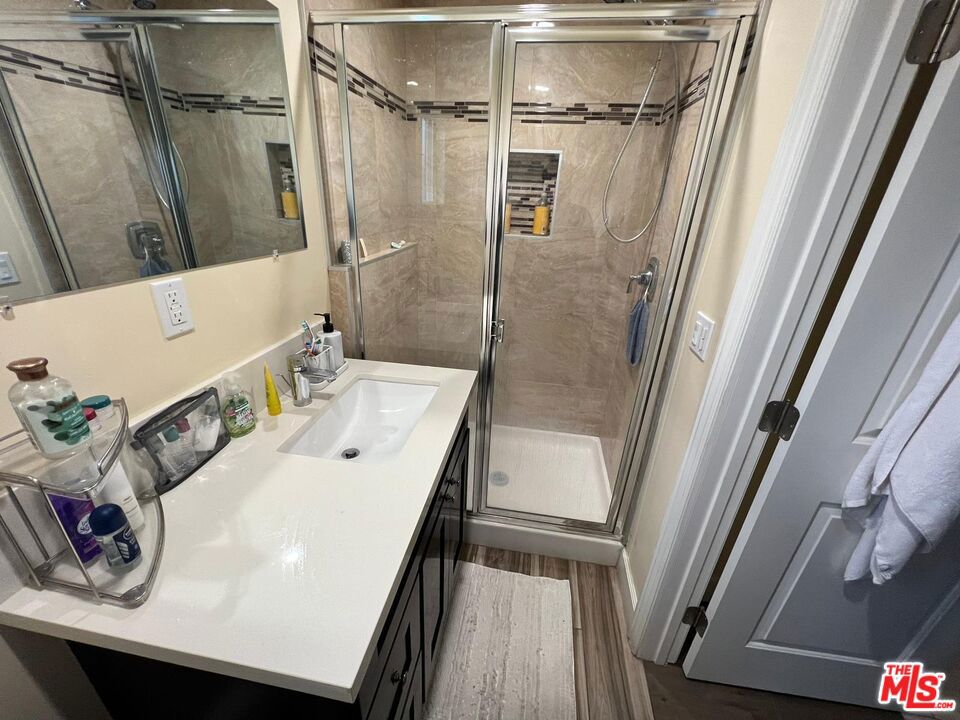 7412 Jamieson Avenue Property Photo 7