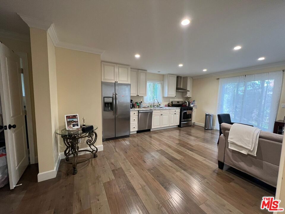 7412 Jamieson Avenue Property Photo 13