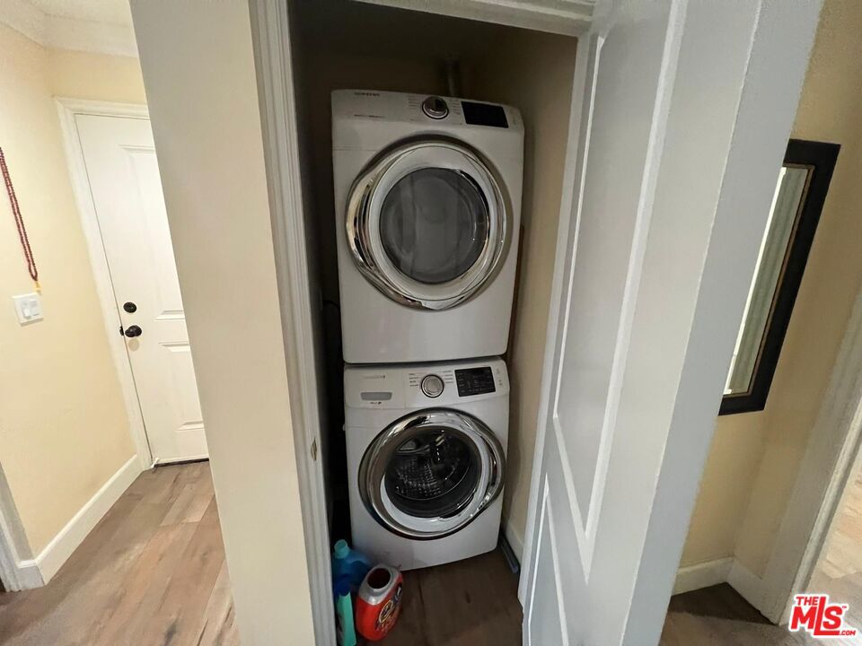 7412 Jamieson Avenue Property Photo 15