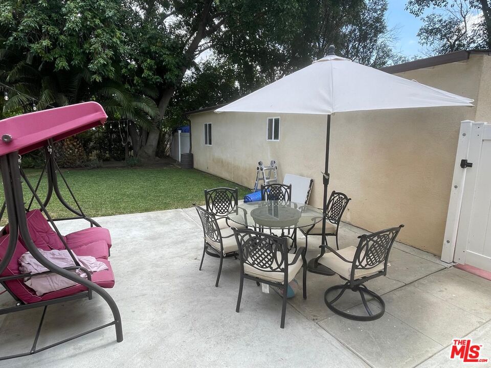 7412 Jamieson Avenue Property Photo 17