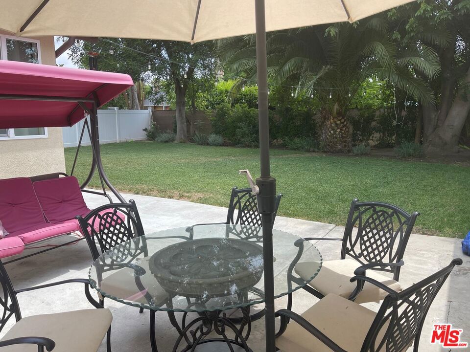 7412 Jamieson Avenue Property Photo 18