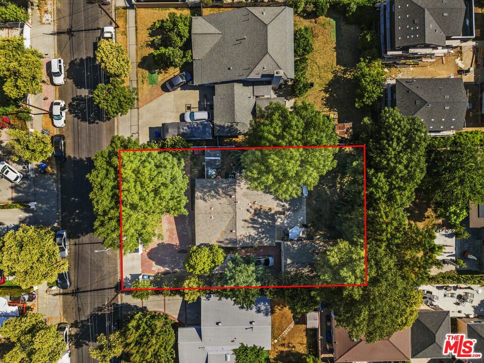 7412 Jamieson Avenue Property Photo 20