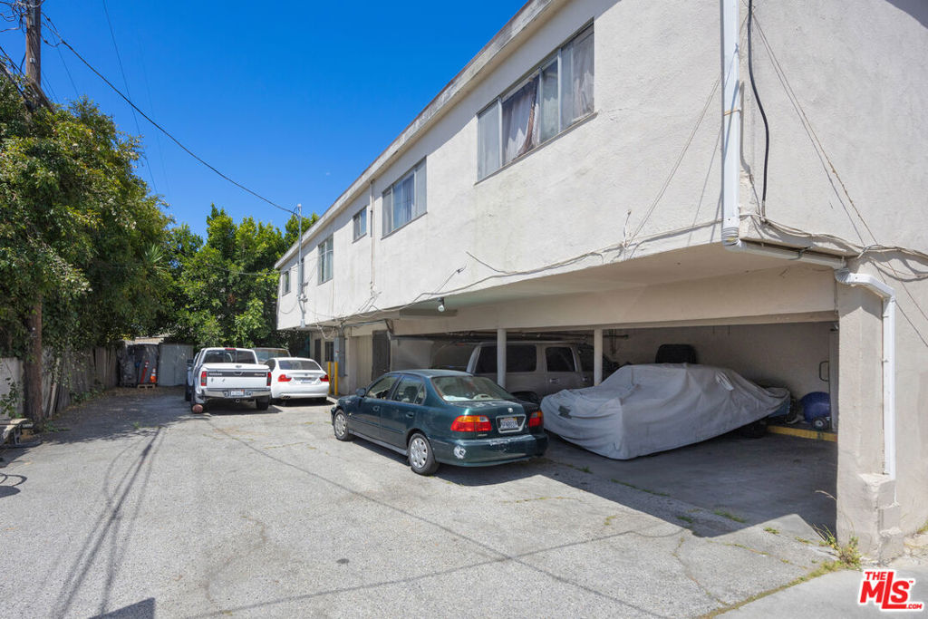 12420 Greene Avenue Property Photo 4