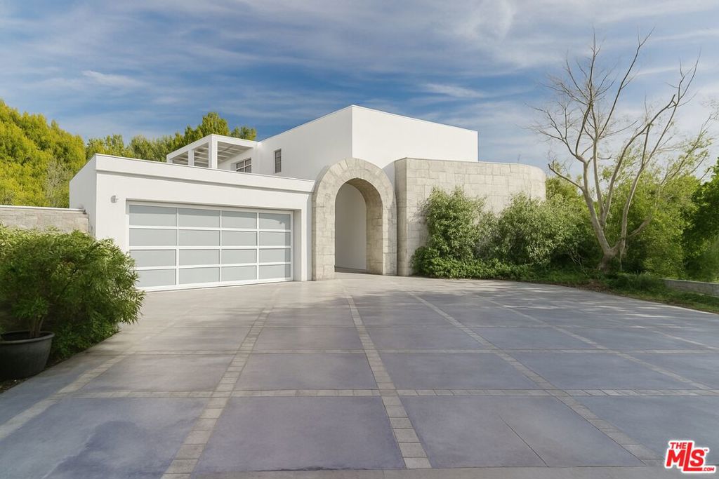 1111 Bel Air Place Property Photo 1