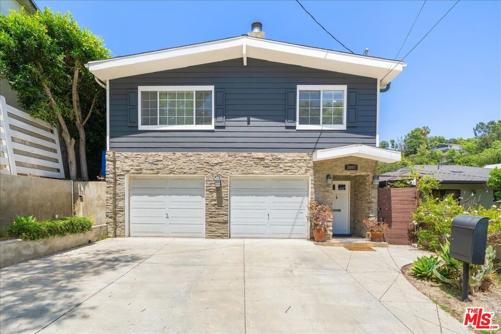 2007 Baxter Street Property Photo 1