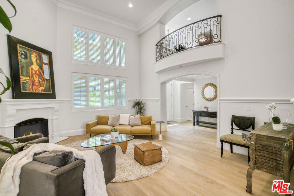 11974 Mayfield Avenue 6 Property Photo 1