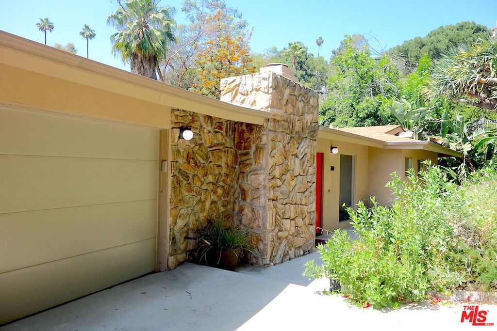 702 Cavanagh Road Property Photo 1