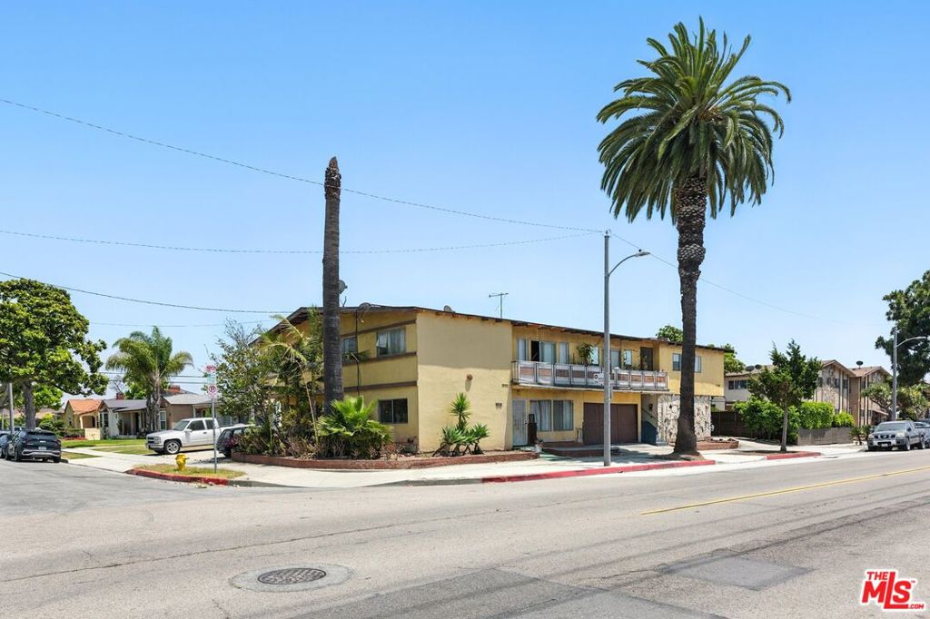 1100 S Inglewood Avenue Property Photo 1