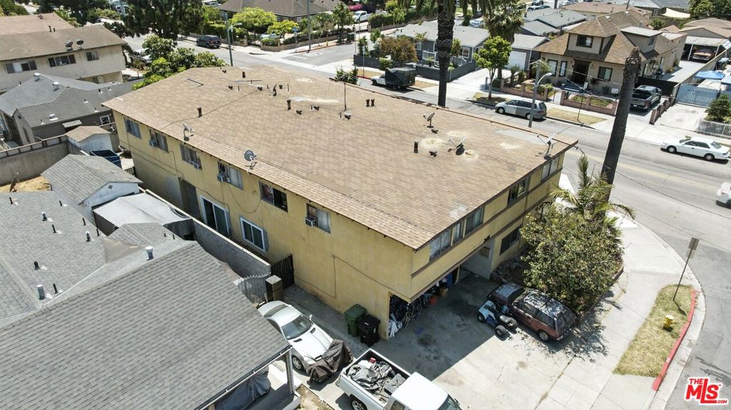 1100 S Inglewood Avenue Property Photo 5