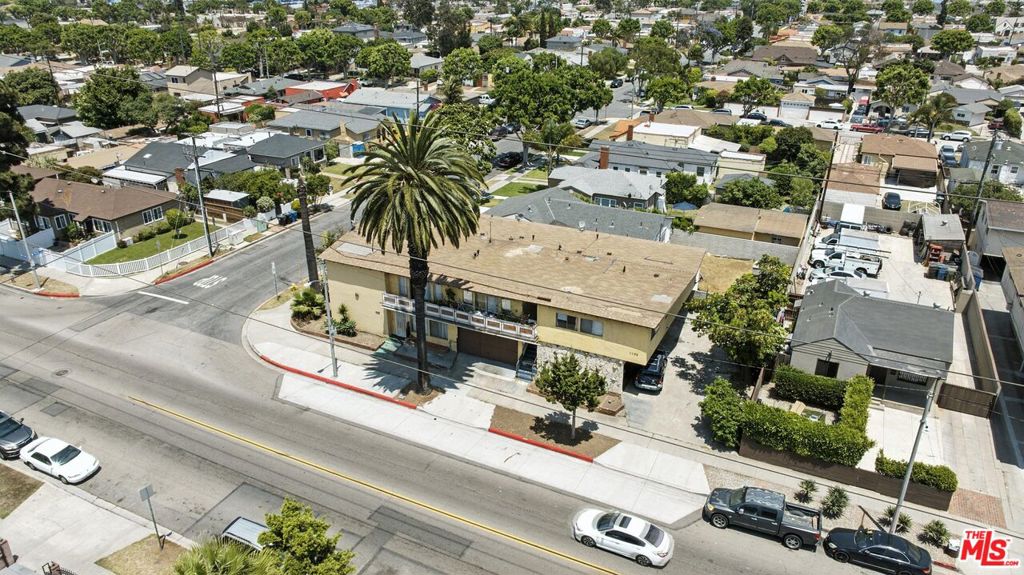 1100 S Inglewood Avenue Property Photo 6