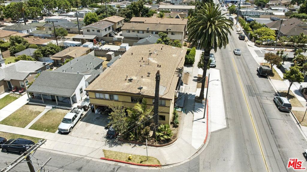 1100 S Inglewood Avenue Property Photo 10