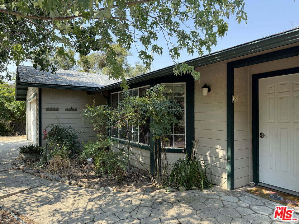 31199 Rolling Meadow Court Property Photo 1