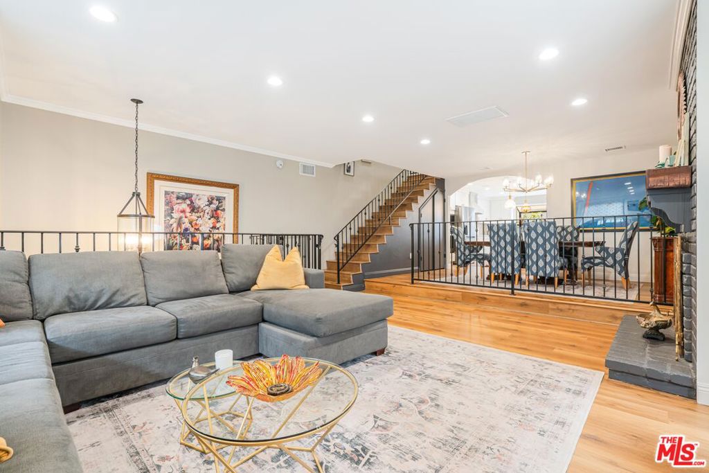 18100 Burbank Boulevard 26 Property Photo 1