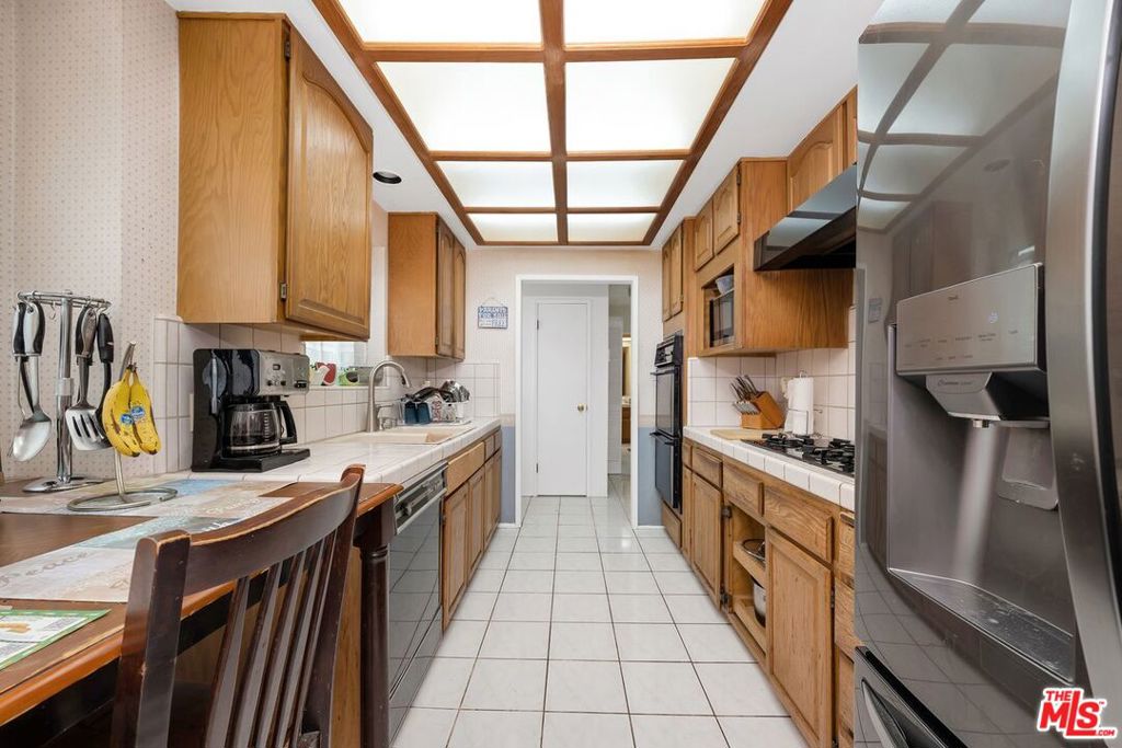 6221 Flores Avenue Property Photo 9