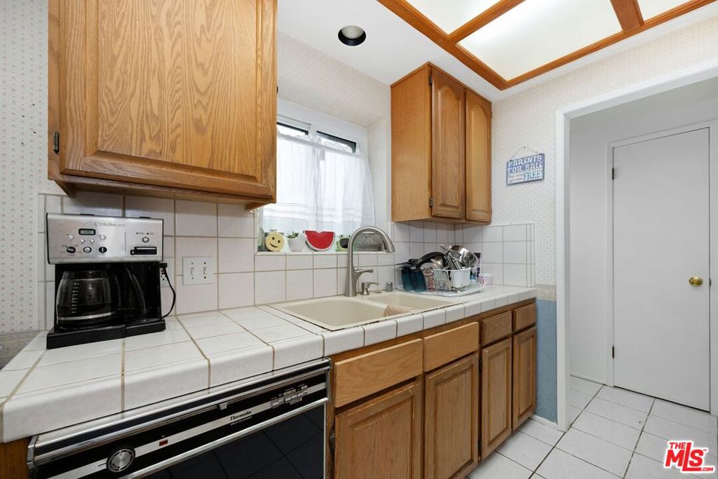 6221 Flores Avenue Property Photo 10