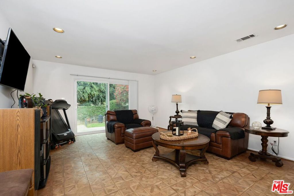 6221 Flores Avenue Property Photo 15