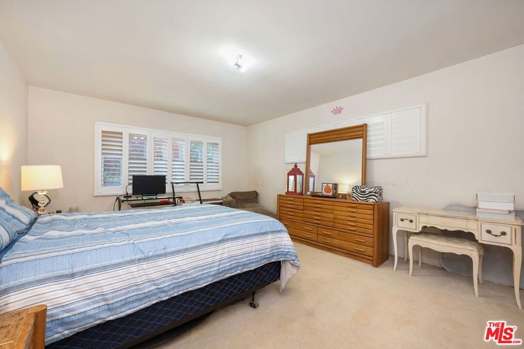 6221 Flores Avenue Property Photo 18