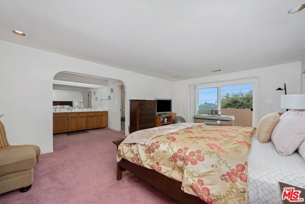 6221 Flores Avenue Property Photo 22