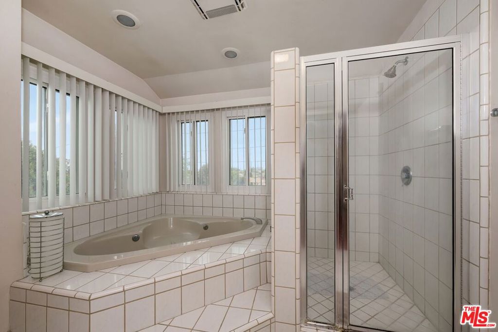 6221 Flores Avenue Property Photo 25