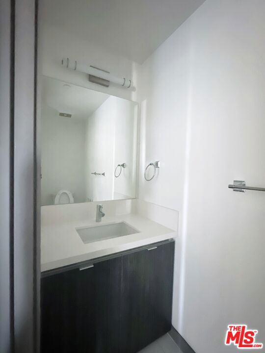 552 N Hobart Boulevard 316 Property Photo 6